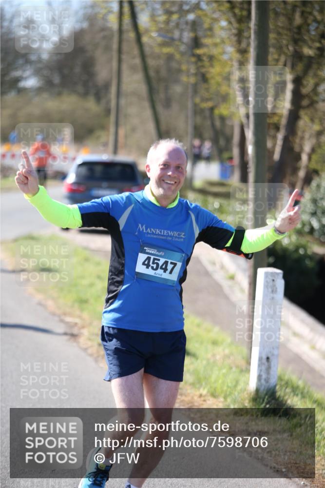 06.04.2025 - 44. Internationalen Wilhelmsburger Insellauf Jannik Wohlers http://msf.ph/oto/7598706 06.04.2025 10:38:45 Laufen 4547 meine-sportfotos.de