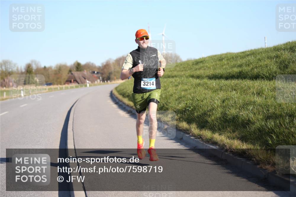 06.04.2025 - 44. Internationalen Wilhelmsburger Insellauf Jannik Wohlers http://msf.ph/oto/7598719 06.04.2025 09:17:37 Laufen 3214 meine-sportfotos.de