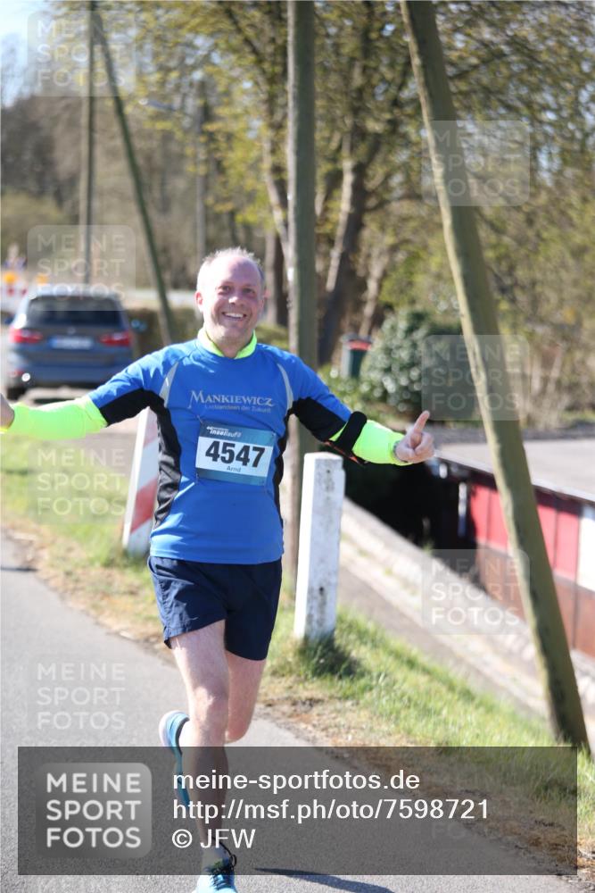 06.04.2025 - 44. Internationalen Wilhelmsburger Insellauf Jannik Wohlers http://msf.ph/oto/7598721 06.04.2025 10:38:45 Laufen 4547 meine-sportfotos.de