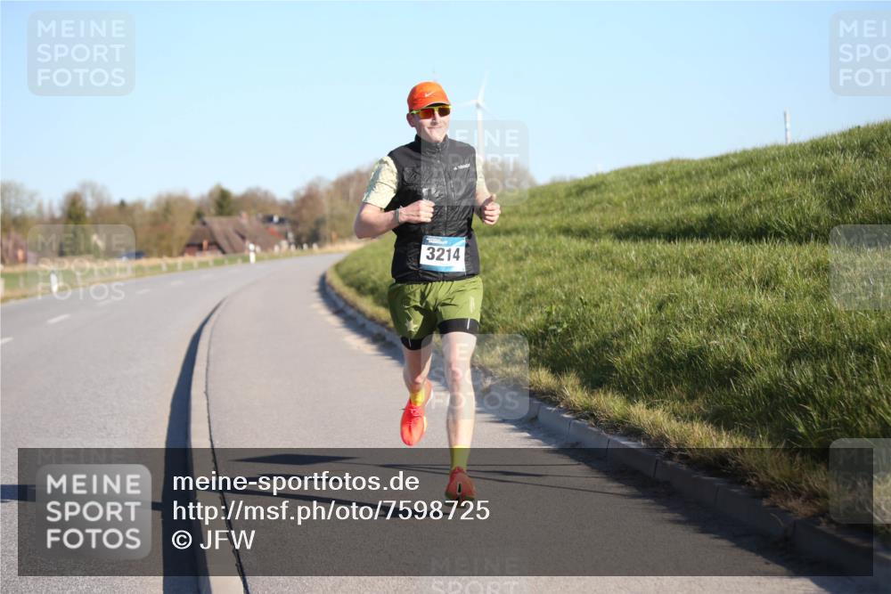 06.04.2025 - 44. Internationalen Wilhelmsburger Insellauf Jannik Wohlers http://msf.ph/oto/7598725 06.04.2025 09:17:37 Laufen 3214 meine-sportfotos.de