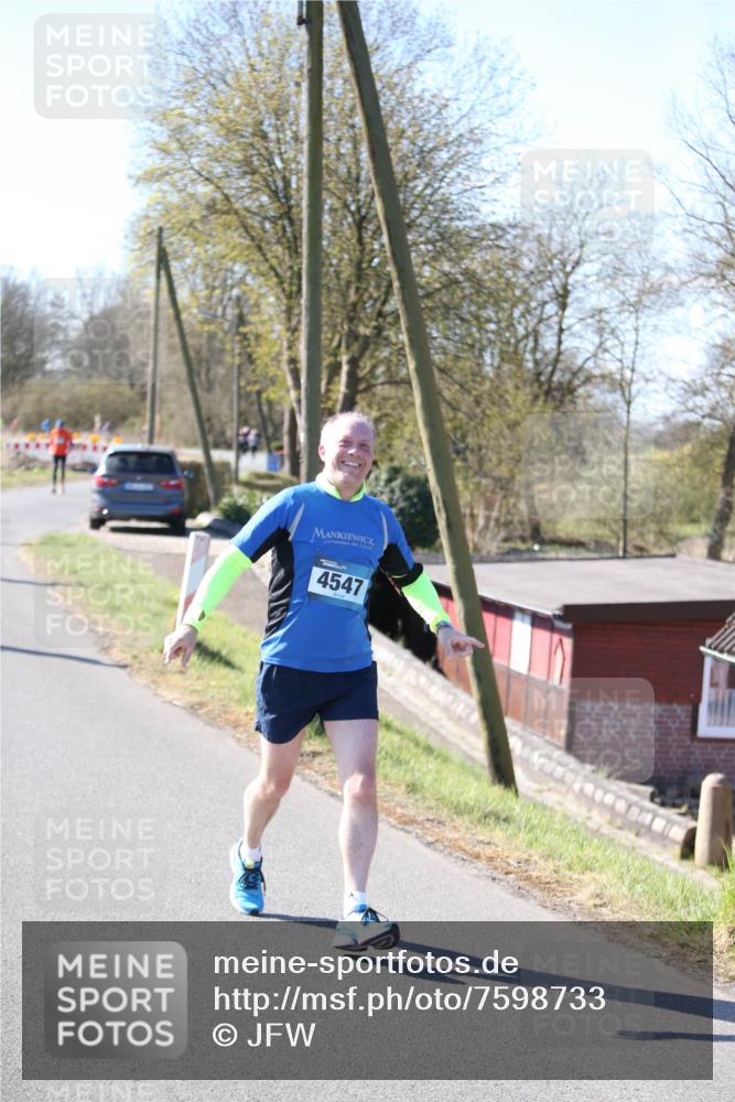 06.04.2025 - 44. Internationalen Wilhelmsburger Insellauf Jannik Wohlers http://msf.ph/oto/7598733 06.04.2025 10:38:46 Laufen 4547 meine-sportfotos.de