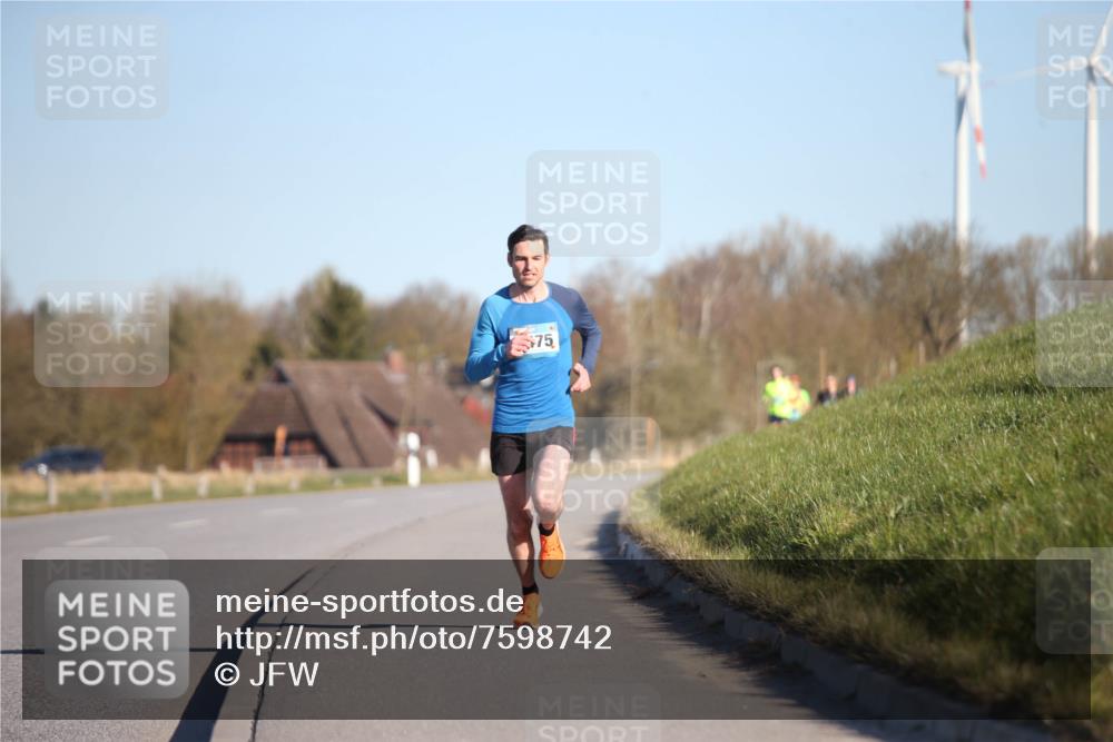 06.04.2025 - 44. Internationalen Wilhelmsburger Insellauf Jannik Wohlers http://msf.ph/oto/7598742 06.04.2025 09:17:55 Laufen 75 meine-sportfotos.de