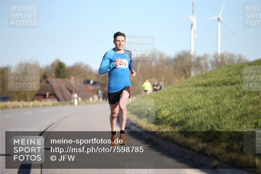 06.04.2025 - 44. Internationalen Wilhelmsburger Insellauf Jannik Wohlers http://msf.ph/oto/7598785 06.04.2025 09:17:57 Laufen 75 meine-sportfotos.de