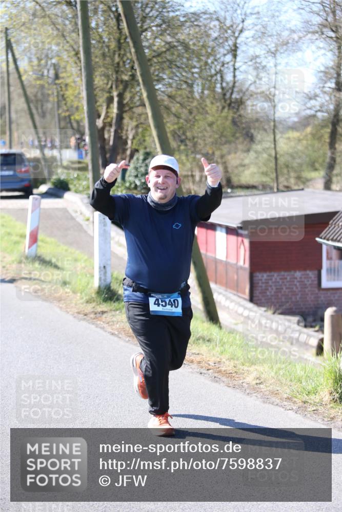 06.04.2025 - 44. Internationalen Wilhelmsburger Insellauf Jannik Wohlers http://msf.ph/oto/7598837 06.04.2025 10:38:52 Laufen 4540 meine-sportfotos.de