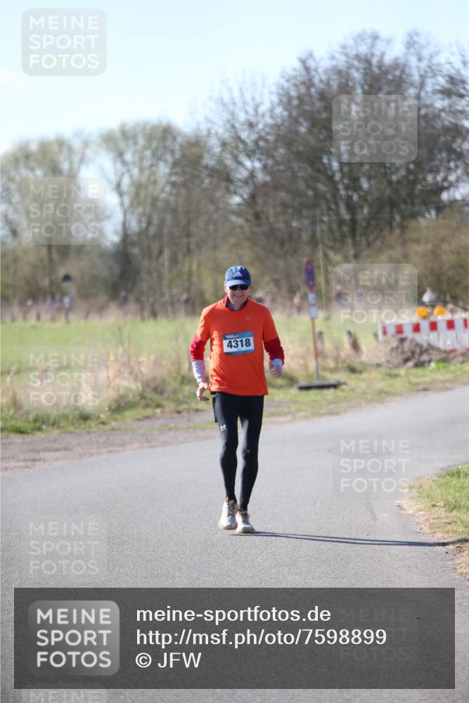 06.04.2025 - 44. Internationalen Wilhelmsburger Insellauf Jannik Wohlers http://msf.ph/oto/7598899 06.04.2025 10:38:57 Laufen 4318 meine-sportfotos.de