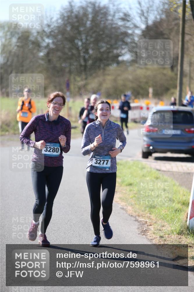 06.04.2025 - 44. Internationalen Wilhelmsburger Insellauf Jannik Wohlers http://msf.ph/oto/7598961 06.04.2025 10:39:24 Laufen 3280, 3277 meine-sportfotos.de