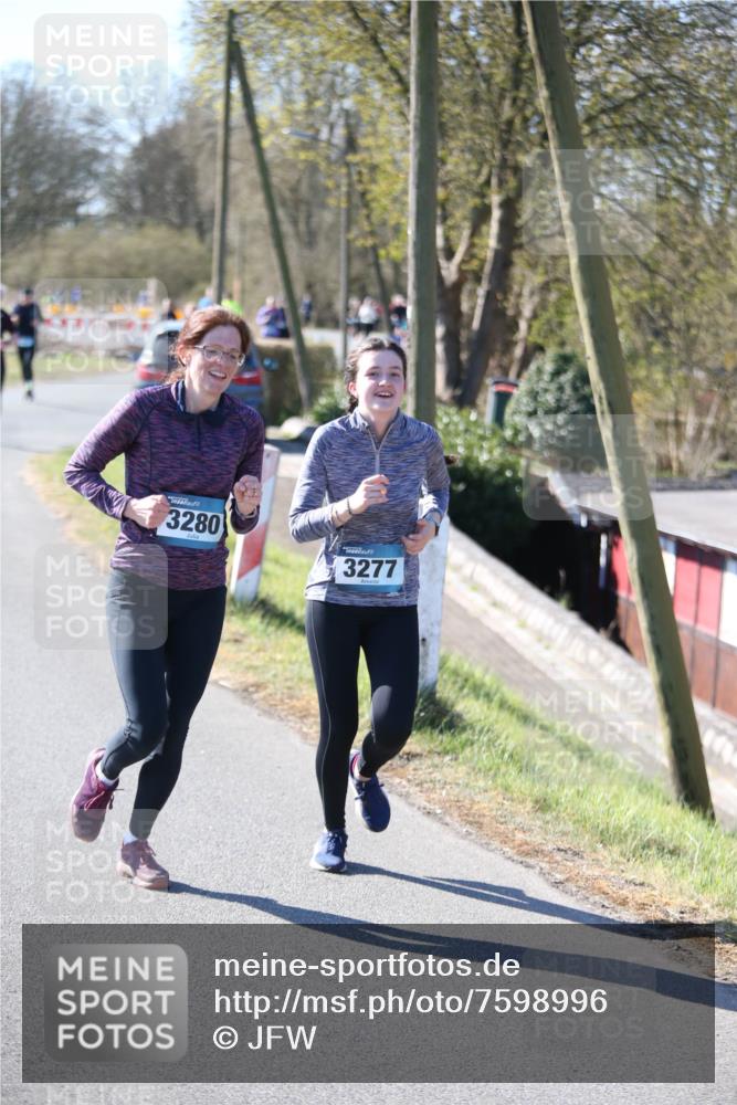06.04.2025 - 44. Internationalen Wilhelmsburger Insellauf Jannik Wohlers http://msf.ph/oto/7598996 06.04.2025 10:39:26 Laufen 3280, 3277 meine-sportfotos.de