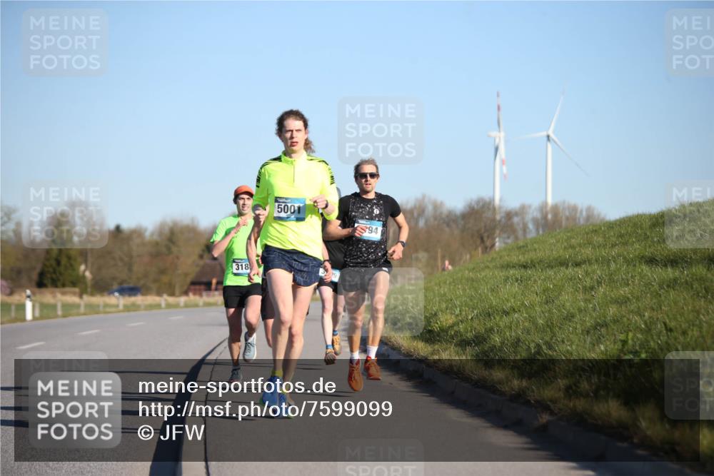 06.04.2025 - 44. Internationalen Wilhelmsburger Insellauf Jannik Wohlers http://msf.ph/oto/7599099 06.04.2025 09:18:17 Laufen 318, 5001, 94 meine-sportfotos.de