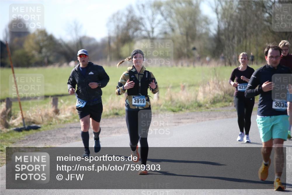 06.04.2025 - 44. Internationalen Wilhelmsburger Insellauf Jannik Wohlers http://msf.ph/oto/7599303 06.04.2025 10:40:07 Laufen 56, 3919, 4235, 3034 meine-sportfotos.de