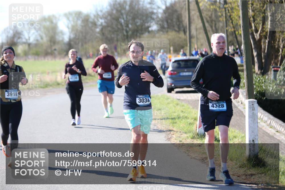 06.04.2025 - 44. Internationalen Wilhelmsburger Insellauf Jannik Wohlers http://msf.ph/oto/7599314 06.04.2025 10:40:10 Laufen 3919, 4235, 4166, 3034, 4328 meine-sportfotos.de