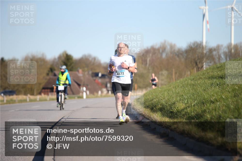 06.04.2025 - 44. Internationalen Wilhelmsburger Insellauf Jannik Wohlers http://msf.ph/oto/7599320 06.04.2025 09:18:22 Laufen 4572 meine-sportfotos.de