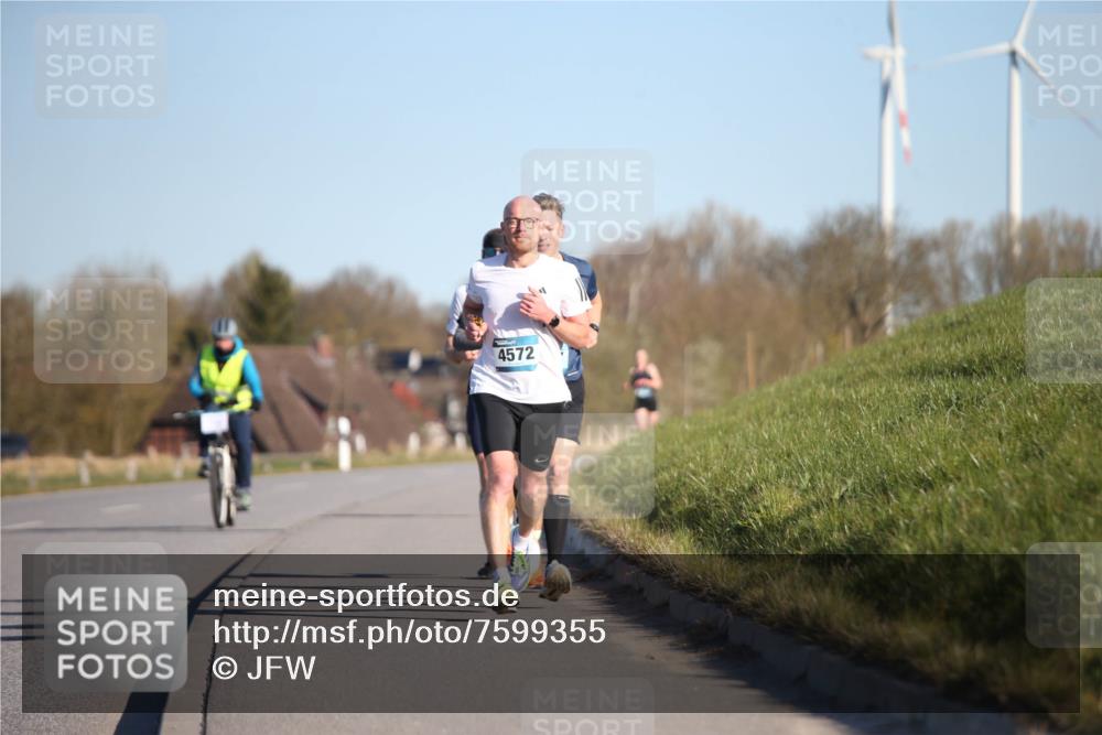 06.04.2025 - 44. Internationalen Wilhelmsburger Insellauf Jannik Wohlers http://msf.ph/oto/7599355 06.04.2025 09:18:23 Laufen 4572 meine-sportfotos.de