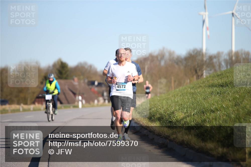 06.04.2025 - 44. Internationalen Wilhelmsburger Insellauf Jannik Wohlers http://msf.ph/oto/7599370 06.04.2025 09:18:23 Laufen 4572 meine-sportfotos.de