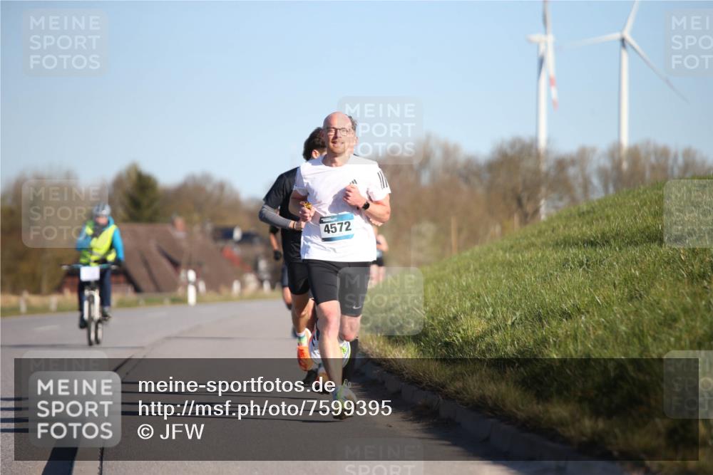 06.04.2025 - 44. Internationalen Wilhelmsburger Insellauf Jannik Wohlers http://msf.ph/oto/7599395 06.04.2025 09:18:23 Laufen 4572 meine-sportfotos.de