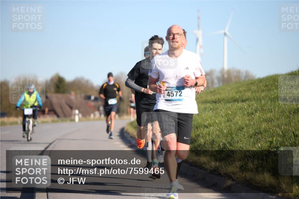 06.04.2025 - 44. Internationalen Wilhelmsburger Insellauf Jannik Wohlers http://msf.ph/oto/7599465 06.04.2025 09:18:25 Laufen 4572 meine-sportfotos.de