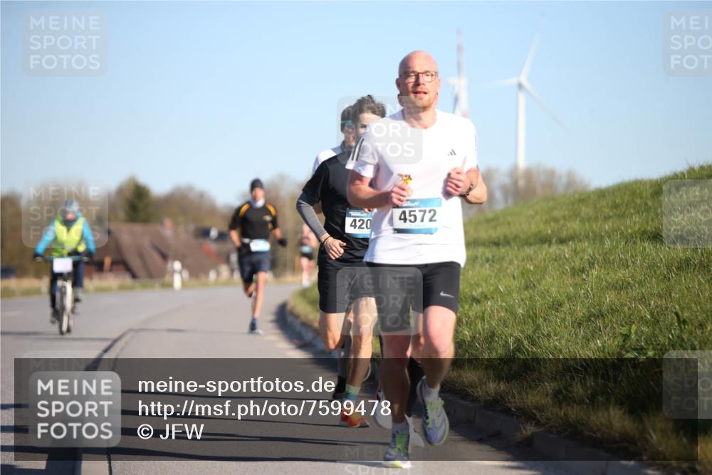 06.04.2025 - 44. Internationalen Wilhelmsburger Insellauf Jannik Wohlers http://msf.ph/oto/7599478 06.04.2025 09:18:26 Laufen 4572, 420 meine-sportfotos.de