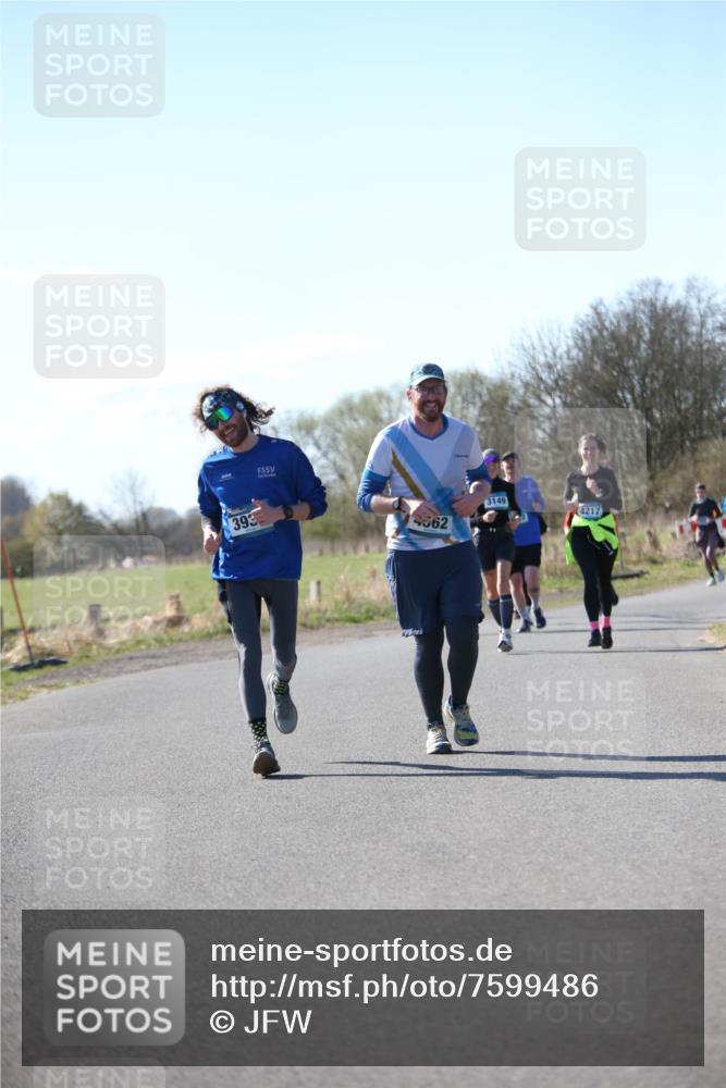 06.04.2025 - 44. Internationalen Wilhelmsburger Insellauf Jannik Wohlers http://msf.ph/oto/7599486 06.04.2025 10:40:27 Laufen 393, 4562, 3149, 4217 meine-sportfotos.de