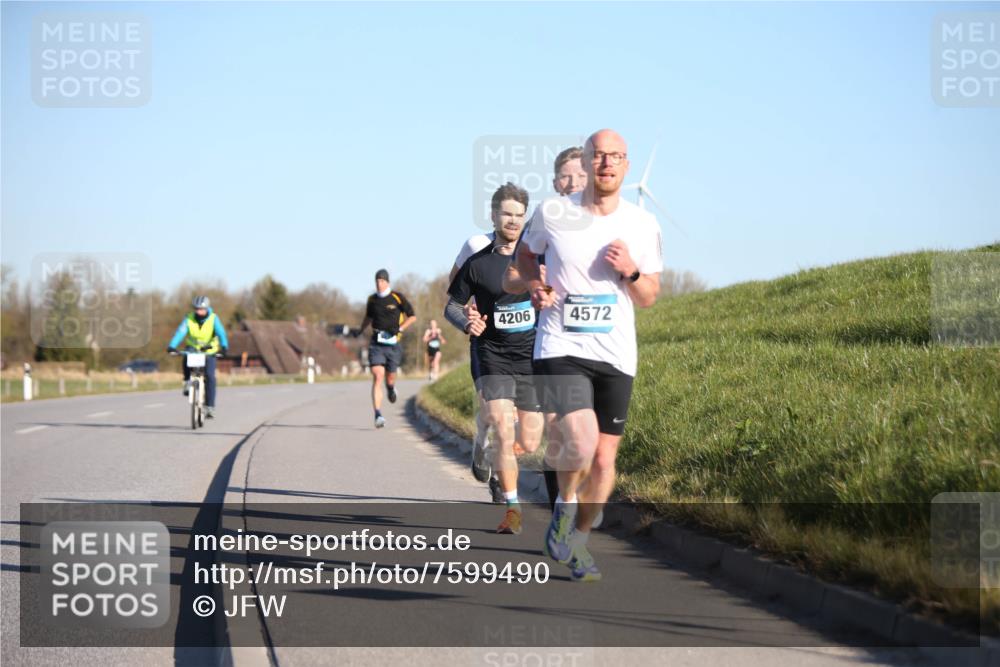06.04.2025 - 44. Internationalen Wilhelmsburger Insellauf Jannik Wohlers http://msf.ph/oto/7599490 06.04.2025 09:18:26 Laufen 4206, 4572 meine-sportfotos.de