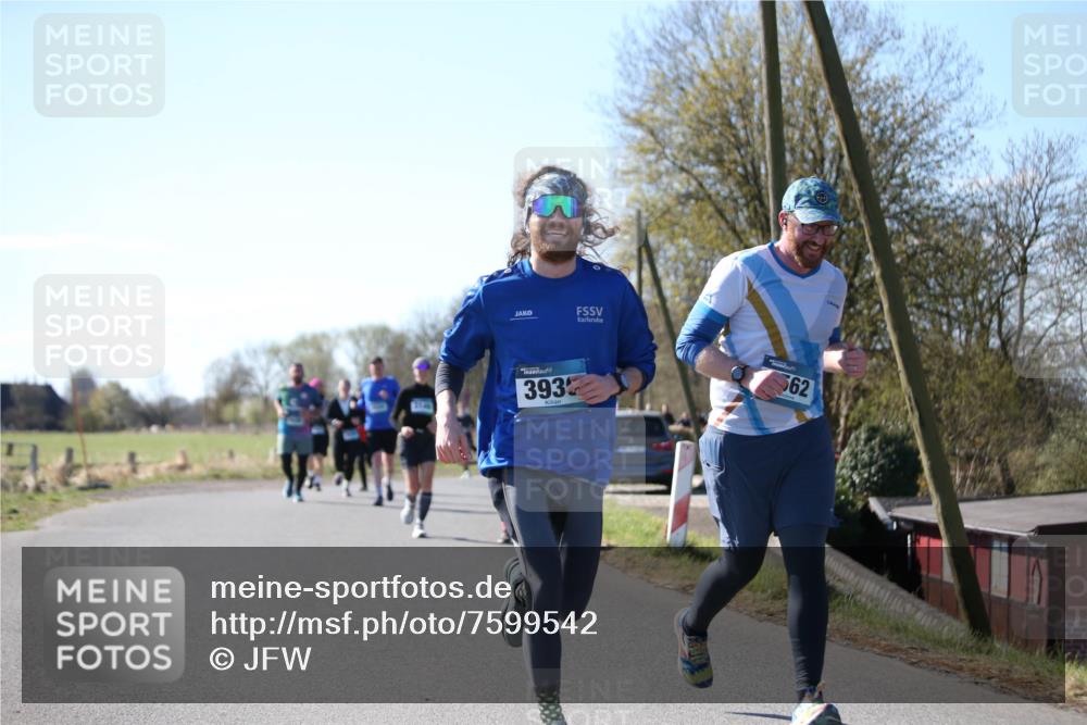 06.04.2025 - 44. Internationalen Wilhelmsburger Insellauf Jannik Wohlers http://msf.ph/oto/7599542 06.04.2025 10:40:30 Laufen 393, 562 meine-sportfotos.de