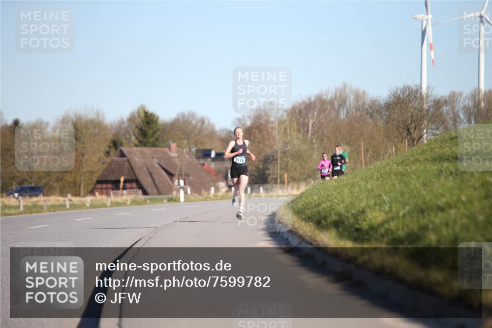 06.04.2025 - 44. Internationalen Wilhelmsburger Insellauf Jannik Wohlers http://msf.ph/oto/7599782 06.04.2025 09:18:32 Laufen 3776 meine-sportfotos.de