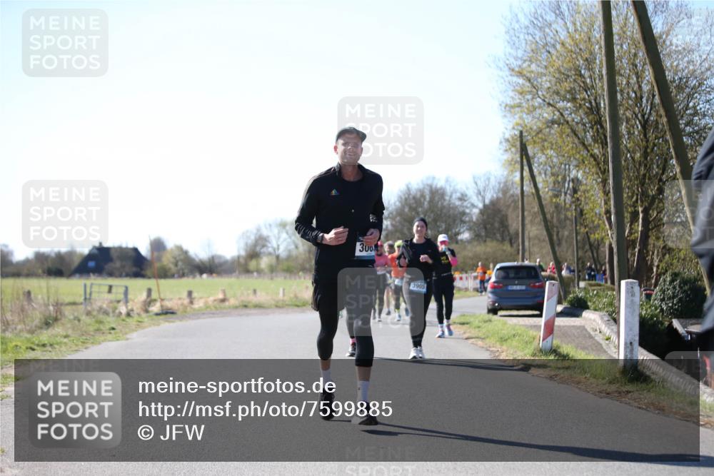 06.04.2025 - 44. Internationalen Wilhelmsburger Insellauf Jannik Wohlers http://msf.ph/oto/7599885 06.04.2025 10:40:59 Laufen 300, 3905 meine-sportfotos.de