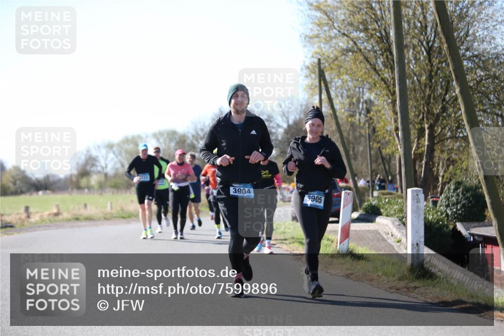 06.04.2025 - 44. Internationalen Wilhelmsburger Insellauf Jannik Wohlers http://msf.ph/oto/7599896 06.04.2025 10:41:02 Laufen 3904, 3905 meine-sportfotos.de