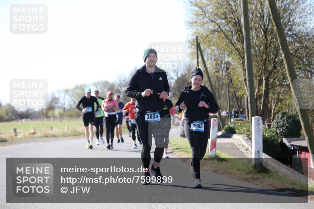 06.04.2025 - 44. Internationalen Wilhelmsburger Insellauf Jannik Wohlers http://msf.ph/oto/7599899 06.04.2025 10:41:02 Laufen 3904, 3905 meine-sportfotos.de