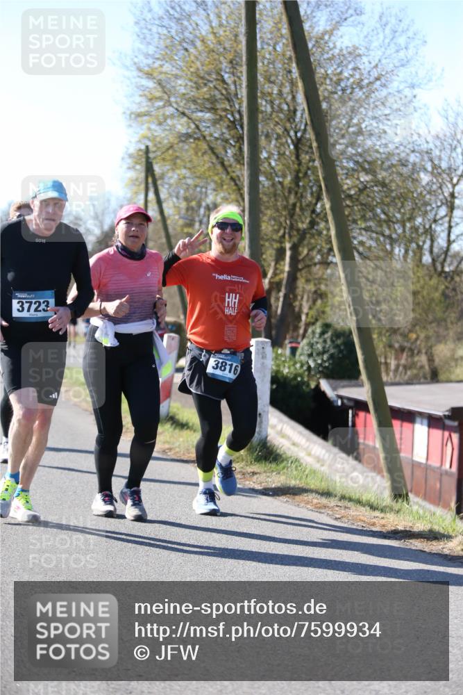 06.04.2025 - 44. Internationalen Wilhelmsburger Insellauf Jannik Wohlers http://msf.ph/oto/7599934 06.04.2025 10:41:07 Laufen 3723, 3816 meine-sportfotos.de