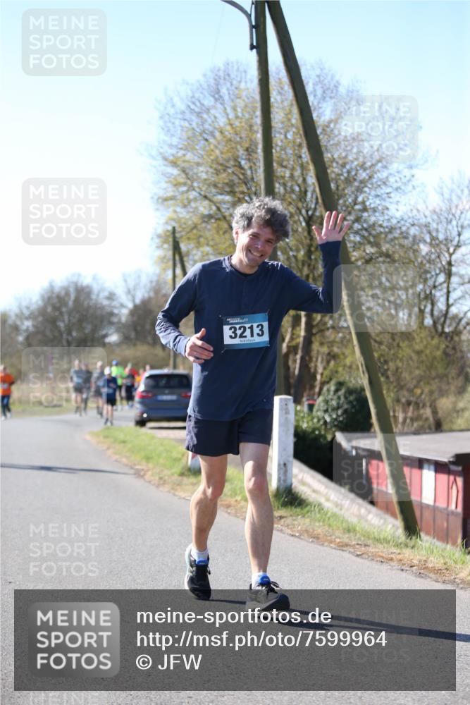 06.04.2025 - 44. Internationalen Wilhelmsburger Insellauf Jannik Wohlers http://msf.ph/oto/7599964 06.04.2025 10:41:10 Laufen 3213 meine-sportfotos.de