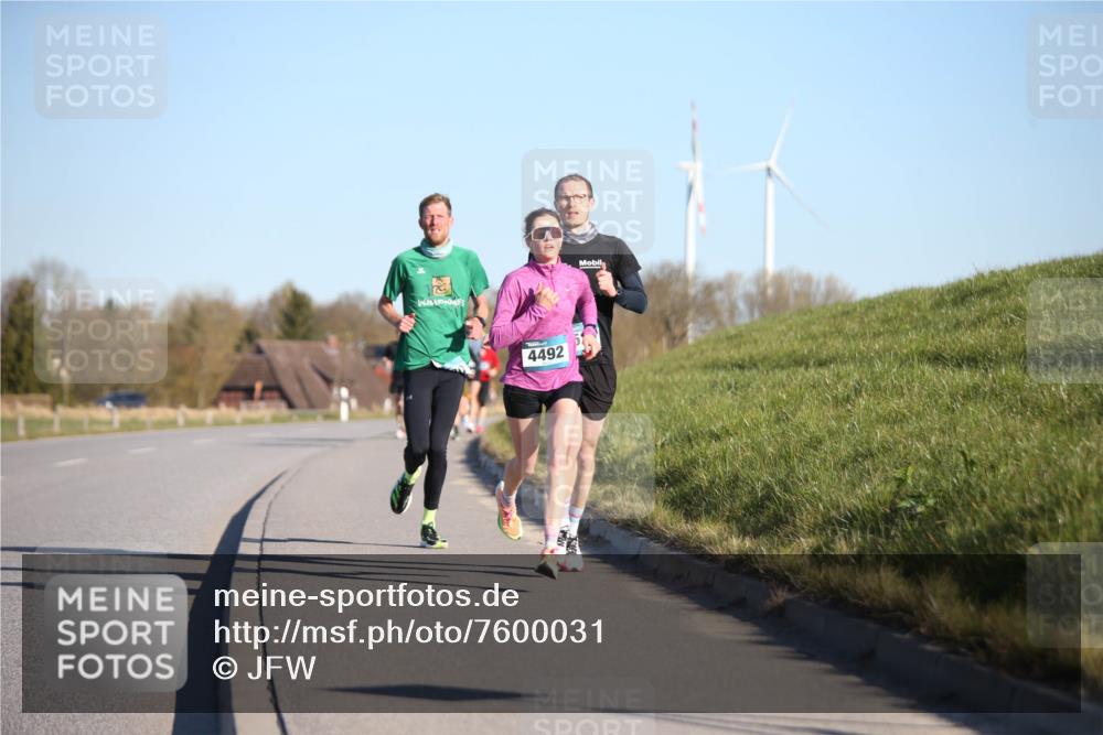06.04.2025 - 44. Internationalen Wilhelmsburger Insellauf Jannik Wohlers http://msf.ph/oto/7600031 06.04.2025 09:18:52 Laufen  meine-sportfotos.de