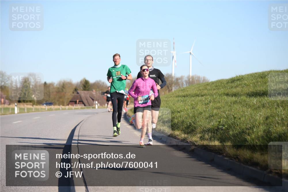 06.04.2025 - 44. Internationalen Wilhelmsburger Insellauf Jannik Wohlers http://msf.ph/oto/7600041 06.04.2025 09:18:52 Laufen  meine-sportfotos.de