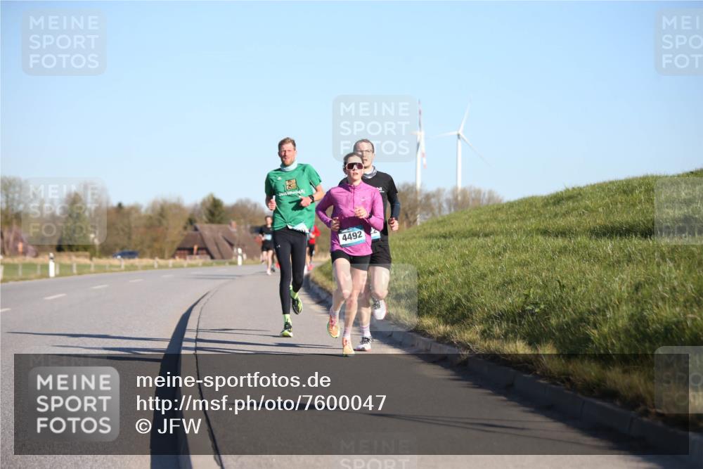 06.04.2025 - 44. Internationalen Wilhelmsburger Insellauf Jannik Wohlers http://msf.ph/oto/7600047 06.04.2025 09:18:52 Laufen 4492 meine-sportfotos.de
