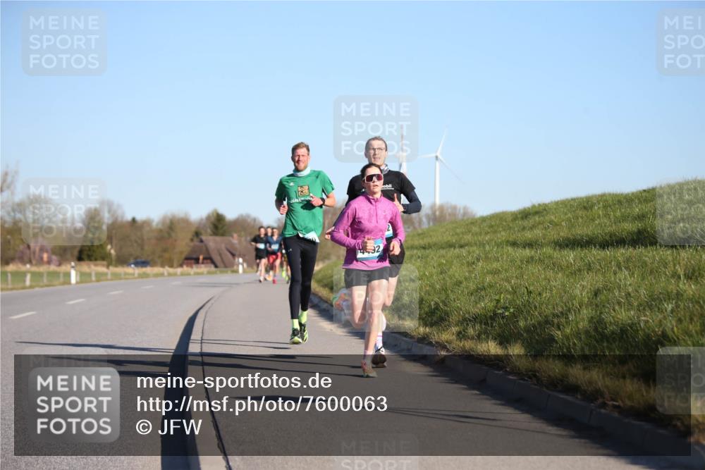 06.04.2025 - 44. Internationalen Wilhelmsburger Insellauf Jannik Wohlers http://msf.ph/oto/7600063 06.04.2025 09:18:53 Laufen 12 meine-sportfotos.de