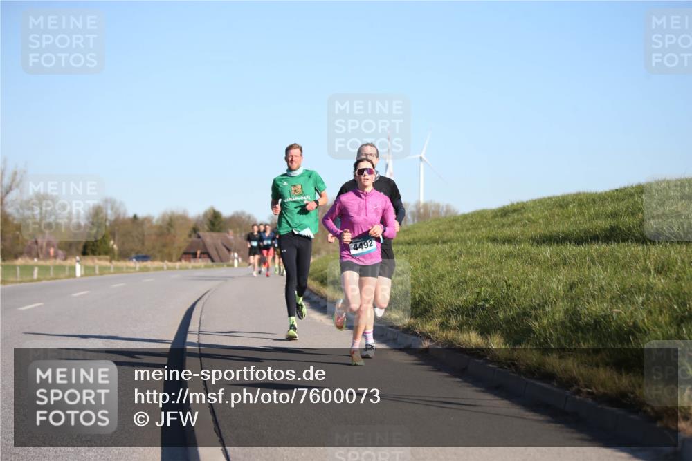 06.04.2025 - 44. Internationalen Wilhelmsburger Insellauf Jannik Wohlers http://msf.ph/oto/7600073 06.04.2025 09:18:53 Laufen 4492 meine-sportfotos.de
