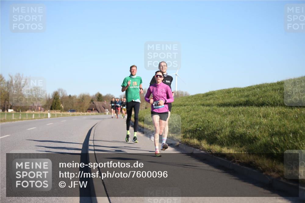06.04.2025 - 44. Internationalen Wilhelmsburger Insellauf Jannik Wohlers http://msf.ph/oto/7600096 06.04.2025 09:18:53 Laufen  meine-sportfotos.de