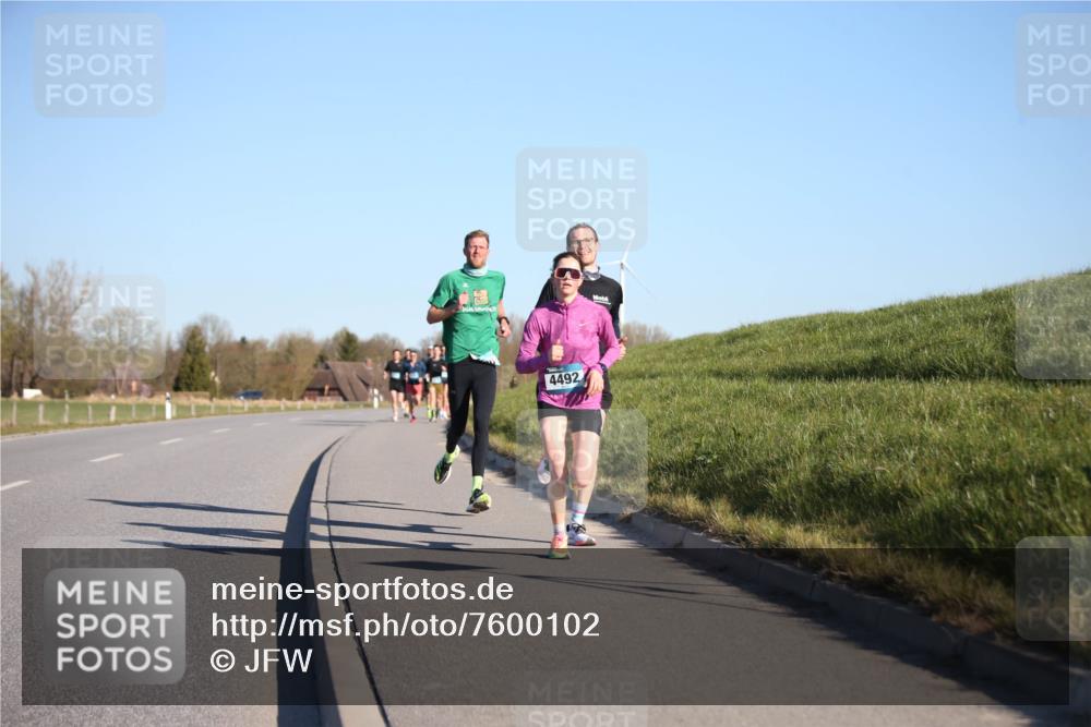 06.04.2025 - 44. Internationalen Wilhelmsburger Insellauf Jannik Wohlers http://msf.ph/oto/7600102 06.04.2025 09:18:53 Laufen 4492 meine-sportfotos.de
