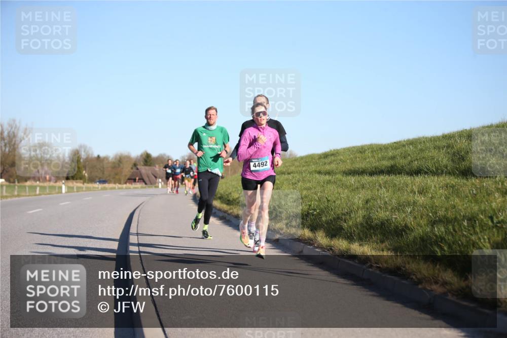 06.04.2025 - 44. Internationalen Wilhelmsburger Insellauf Jannik Wohlers http://msf.ph/oto/7600115 06.04.2025 09:18:53 Laufen 4492 meine-sportfotos.de