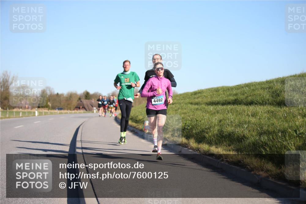 06.04.2025 - 44. Internationalen Wilhelmsburger Insellauf Jannik Wohlers http://msf.ph/oto/7600125 06.04.2025 09:18:53 Laufen 4492 meine-sportfotos.de