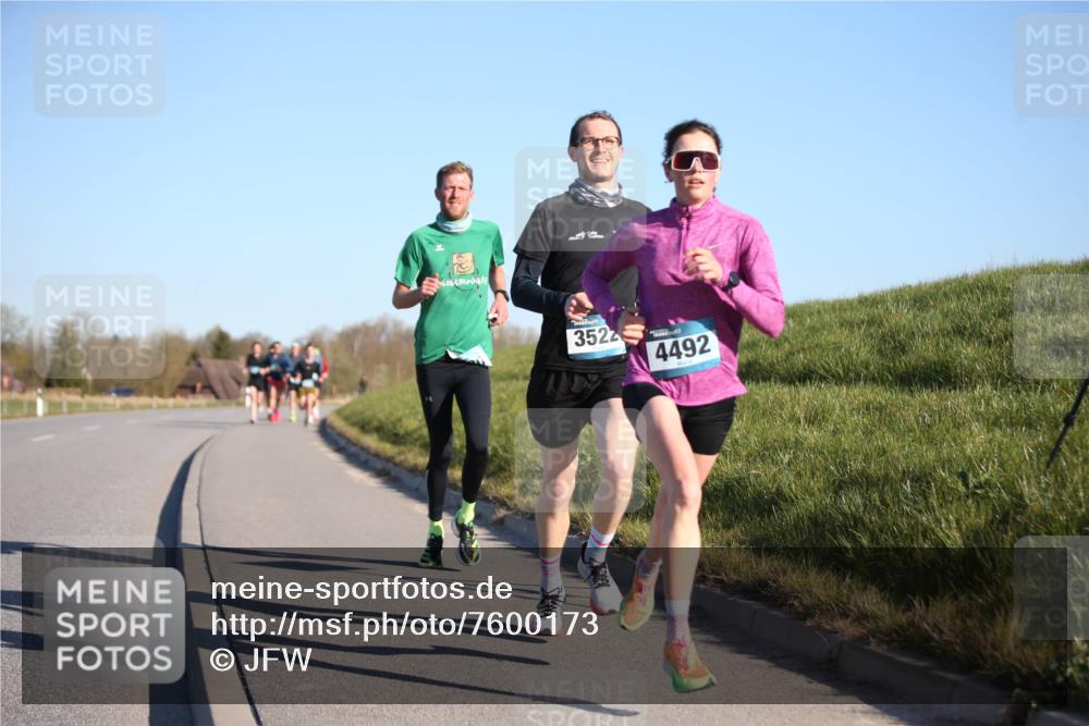 06.04.2025 - 44. Internationalen Wilhelmsburger Insellauf Jannik Wohlers http://msf.ph/oto/7600173 06.04.2025 09:18:54 Laufen 3522, 4492 meine-sportfotos.de