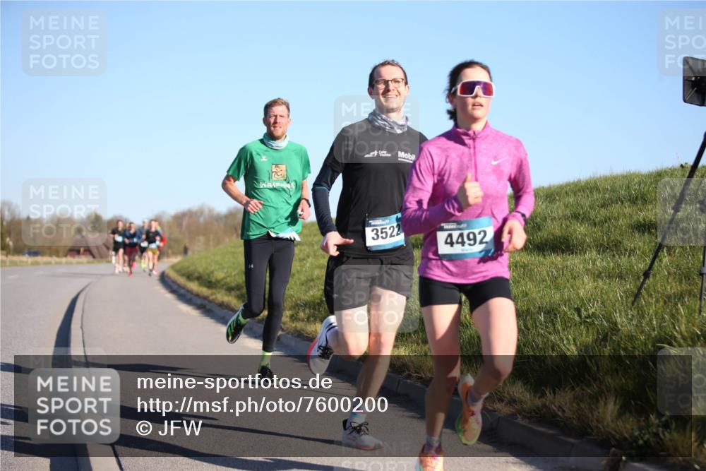 06.04.2025 - 44. Internationalen Wilhelmsburger Insellauf Jannik Wohlers http://msf.ph/oto/7600200 06.04.2025 09:18:55 Laufen 3522, 4492 meine-sportfotos.de