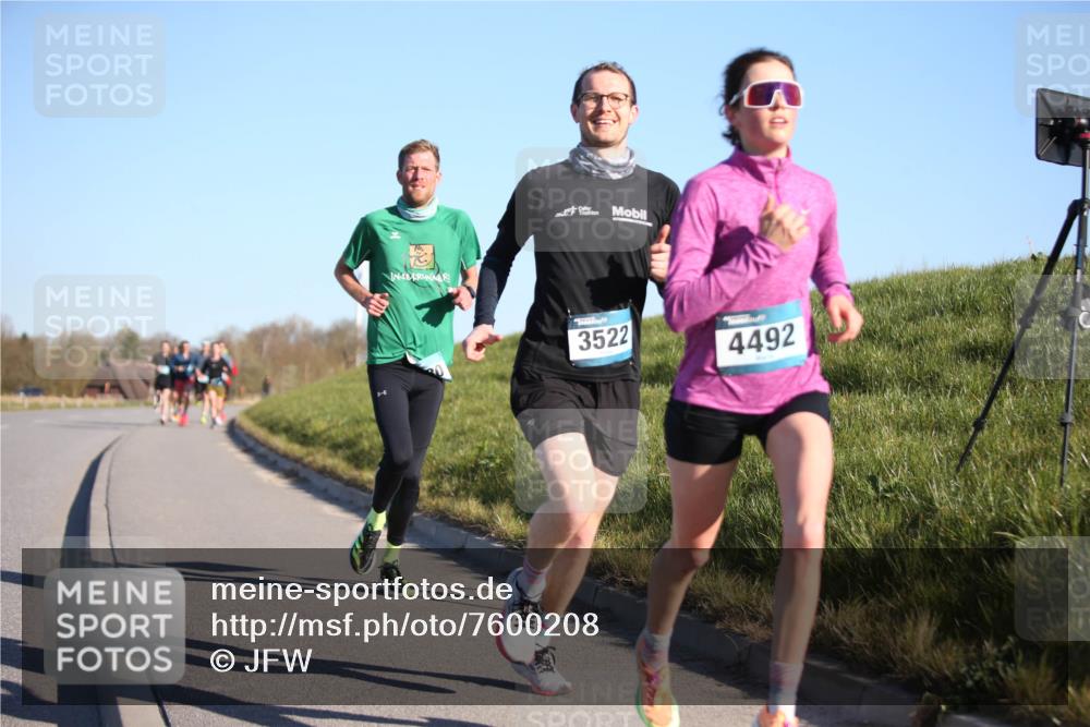 06.04.2025 - 44. Internationalen Wilhelmsburger Insellauf Jannik Wohlers http://msf.ph/oto/7600208 06.04.2025 09:18:55 Laufen 3522, 4492 meine-sportfotos.de