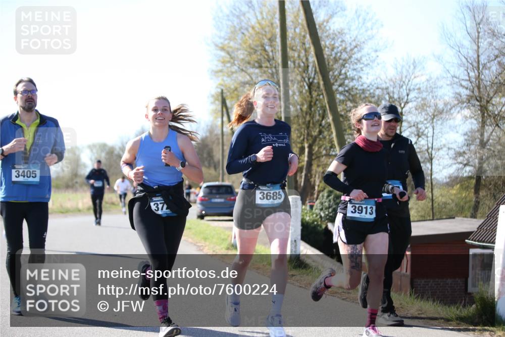 06.04.2025 - 44. Internationalen Wilhelmsburger Insellauf Jannik Wohlers http://msf.ph/oto/7600224 06.04.2025 10:41:40 Laufen 3405, 37, 16, 3685, 3913 meine-sportfotos.de