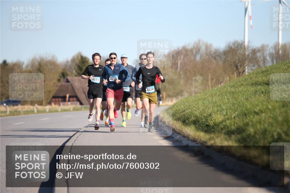 06.04.2025 - 44. Internationalen Wilhelmsburger Insellauf Jannik Wohlers http://msf.ph/oto/7600302 06.04.2025 09:18:57 Laufen 4511, 4235, 3961, 4439 meine-sportfotos.de