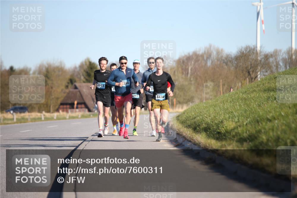 06.04.2025 - 44. Internationalen Wilhelmsburger Insellauf Jannik Wohlers http://msf.ph/oto/7600311 06.04.2025 09:18:58 Laufen 4511, 35, 285, 3961, 35, 4439 meine-sportfotos.de