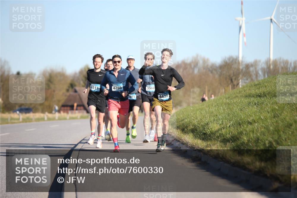 06.04.2025 - 44. Internationalen Wilhelmsburger Insellauf Jannik Wohlers http://msf.ph/oto/7600330 06.04.2025 09:19:00 Laufen 4511, 4285, 3961, 3566, 4439 meine-sportfotos.de