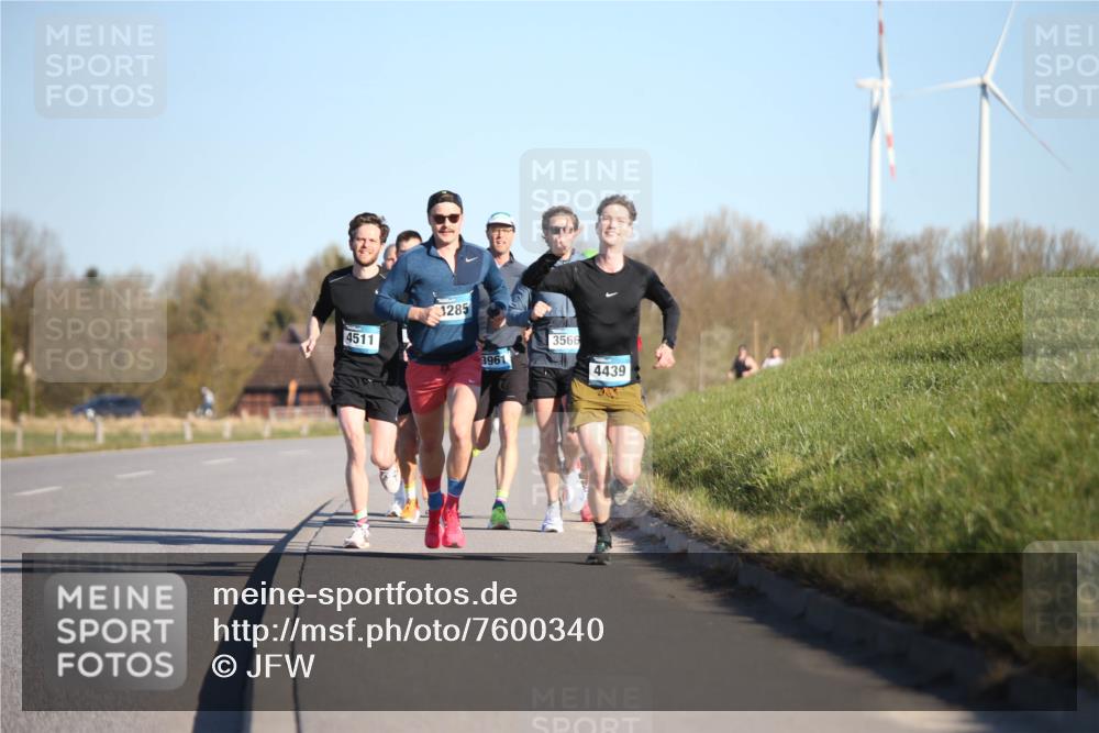 06.04.2025 - 44. Internationalen Wilhelmsburger Insellauf Jannik Wohlers http://msf.ph/oto/7600340 06.04.2025 09:19:00 Laufen 4511, 1285, 3961, 3566, 4439 meine-sportfotos.de
