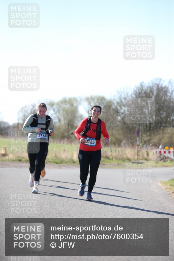 06.04.2025 - 44. Internationalen Wilhelmsburger Insellauf Jannik Wohlers http://msf.ph/oto/7600354 06.04.2025 10:41:56 Laufen 3124, 3125 meine-sportfotos.de