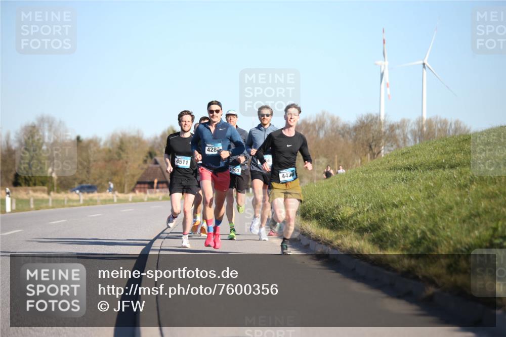 06.04.2025 - 44. Internationalen Wilhelmsburger Insellauf Jannik Wohlers http://msf.ph/oto/7600356 06.04.2025 09:19:00 Laufen 4511, 428, 3961, 4439 meine-sportfotos.de