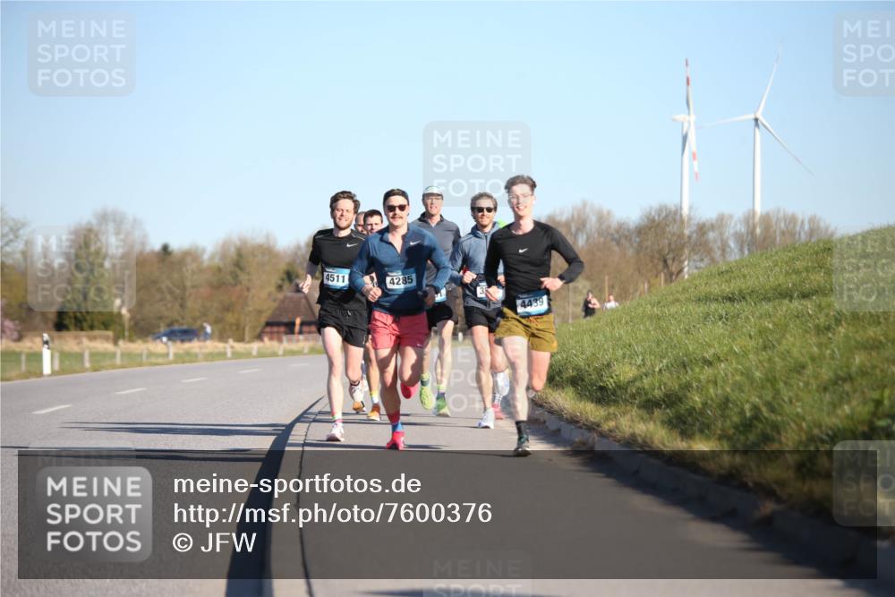 06.04.2025 - 44. Internationalen Wilhelmsburger Insellauf Jannik Wohlers http://msf.ph/oto/7600376 06.04.2025 09:19:00 Laufen 4511, 4285, 4439 meine-sportfotos.de