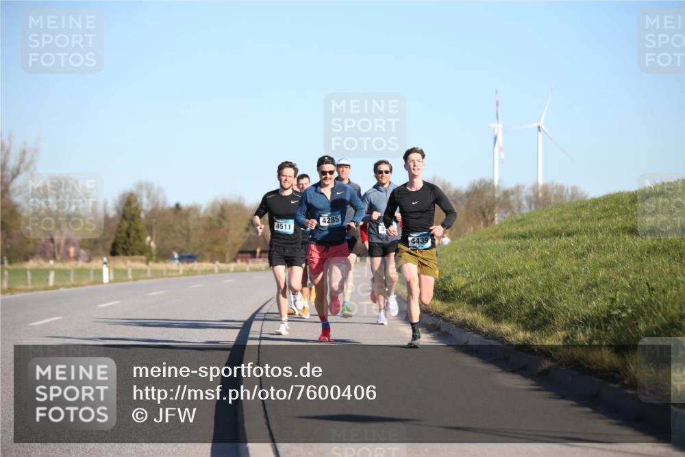 06.04.2025 - 44. Internationalen Wilhelmsburger Insellauf Jannik Wohlers http://msf.ph/oto/7600406 06.04.2025 09:19:01 Laufen 4511, 4285, 4439 meine-sportfotos.de